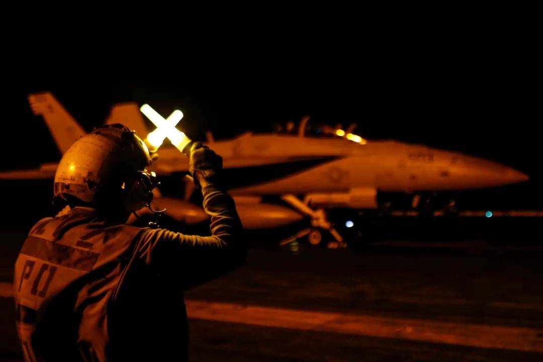 冰岛女子甲组联赛_央视公开!美国双航母夹击中国辽宁舰冰岛女子甲组联赛,歼-15挂弹起飞与美军狗斗