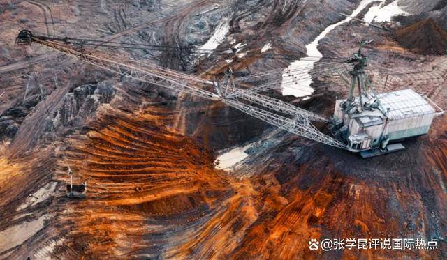 萨连斯基VS维图斯_特朗普杀了个回马枪萨连斯基VS维图斯,对中国加税500%?中国随时收回甜枣奉上巴掌