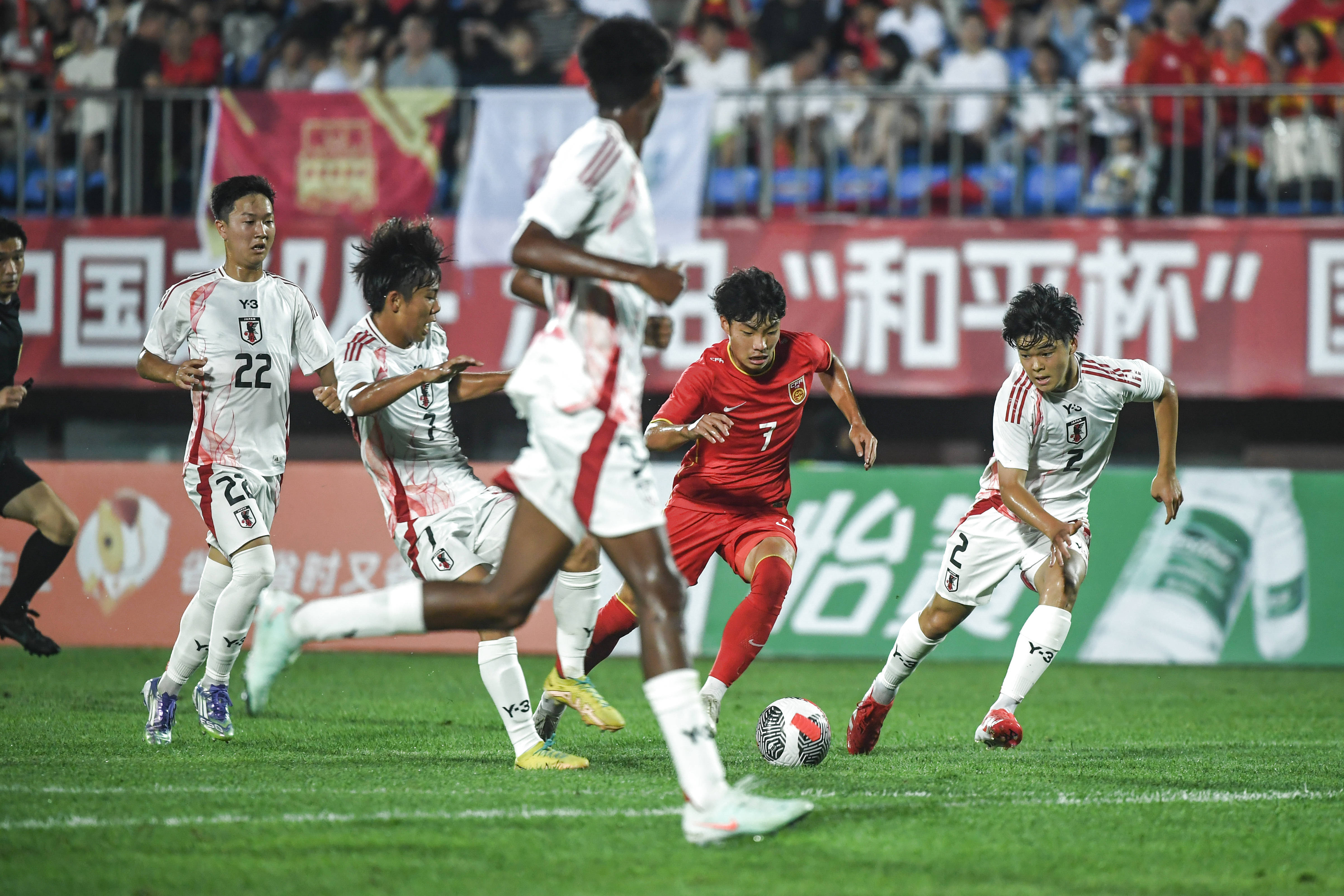 萨尔格里斯VS咸仑斯巴坦_沈阳国际足球锦标赛：中国U16队平日本U16队