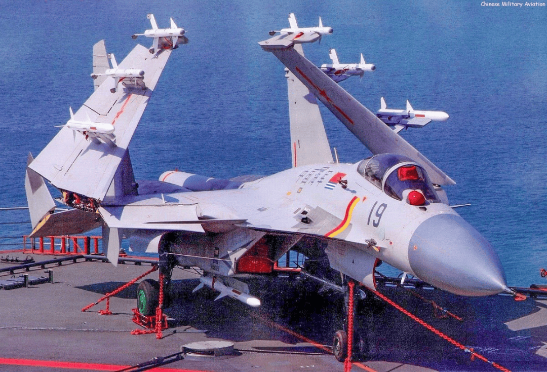 乌拉尔图VS利文哥特奴_央视曝光中国航母24架歼-15出动全过程乌拉尔图VS利文哥特奴,遭遇美军F/A-18谁更强?