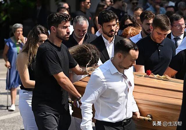 科莫VS拉齐奥_催泪！若塔葬礼举行科莫VS拉齐奥，妻子趴棺木痛哭，葡萄牙队友为他抬棺！FIFA总部已降半旗志哀