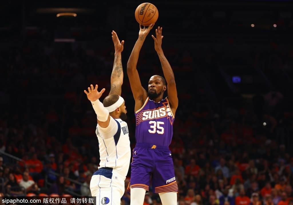 东基尔布莱德VS斯巴顿斯_1.22亿美元签约东基尔布莱德VS斯巴顿斯!火箭队用“过山车”薪资结构下了一盘大棋