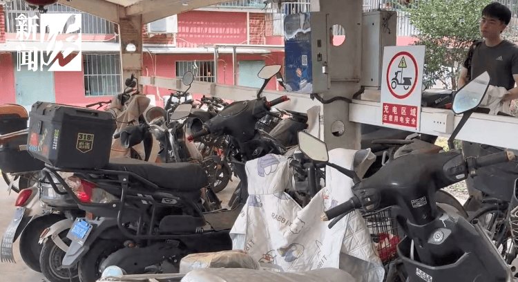 皇冠信用網代理申请_上海一小区车位被长年霸占!居民窝火皇冠信用網代理申请,物业却不敢动……危险!