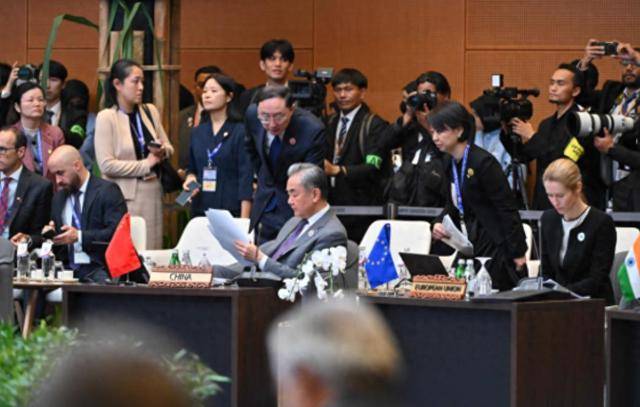 皇冠信用网在线注册_面对菲海警的驱逐皇冠信用网在线注册，中国侦察船不语，舰载机起飞，直接4个字定性