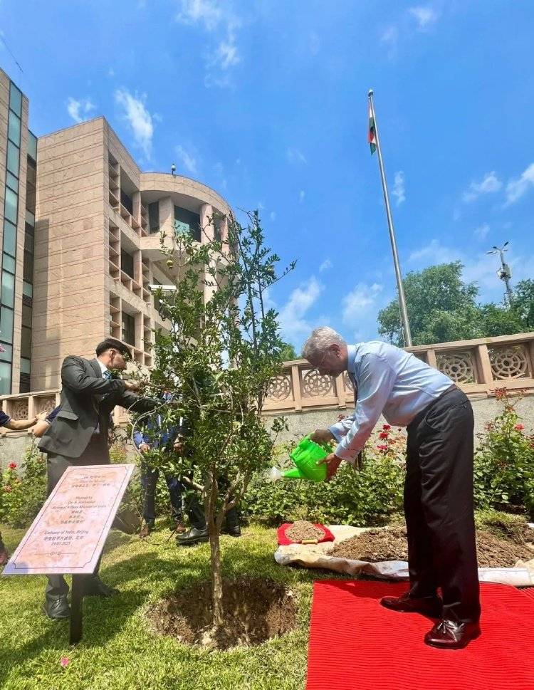 欧洲女子足球锦标赛2025_叫中国名字欧洲女子足球锦标赛2025，娶日本妻子，5年没见的印度外长来了