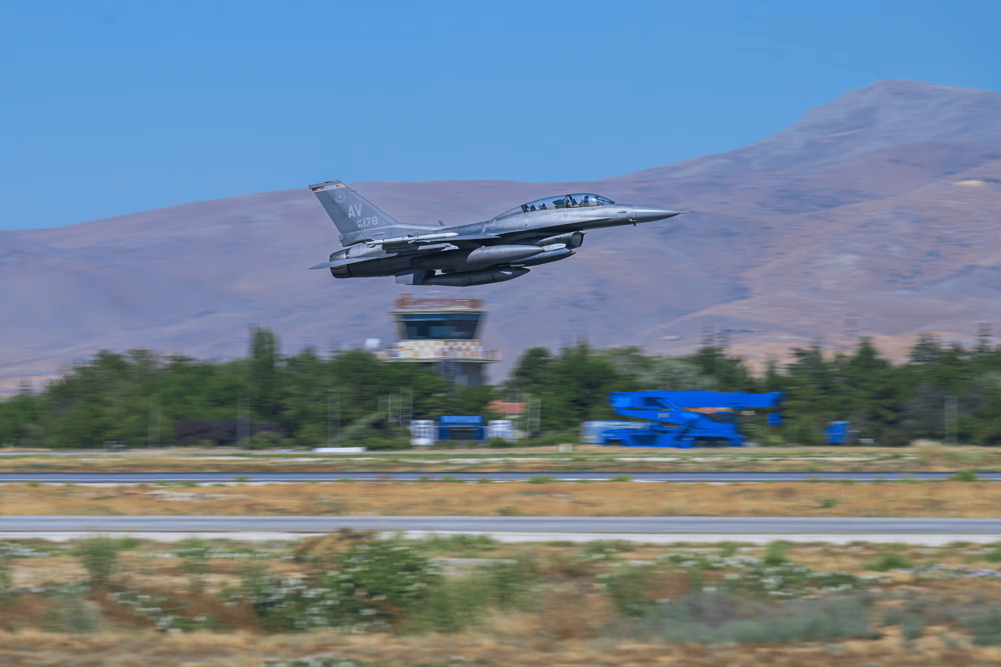 FIBA欧洲篮球赛A组U20_乌军F-16从北约基地出击FIBA欧洲篮球赛A组U20,踏破俄罗斯红线:俄朝联军将登陆敖德萨