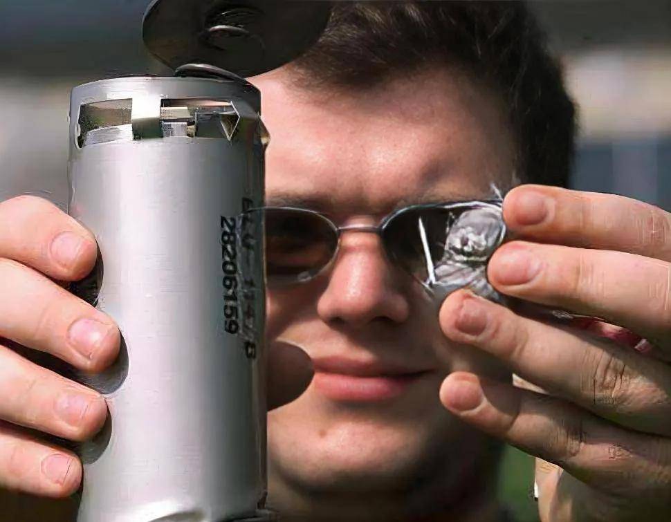 皇冠信用網出租_一发瘫痪一个城市！中国公布新型神秘炸弹皇冠信用網出租，是专门为谁准备的？