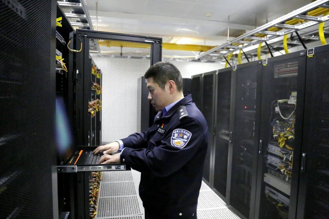 皇冠信用網最新地址_党媒记者在一线丨全域感知、空地协同、一屏掌控皇冠信用網最新地址!兰州公安智慧安保体系构筑起大型节会安全防线