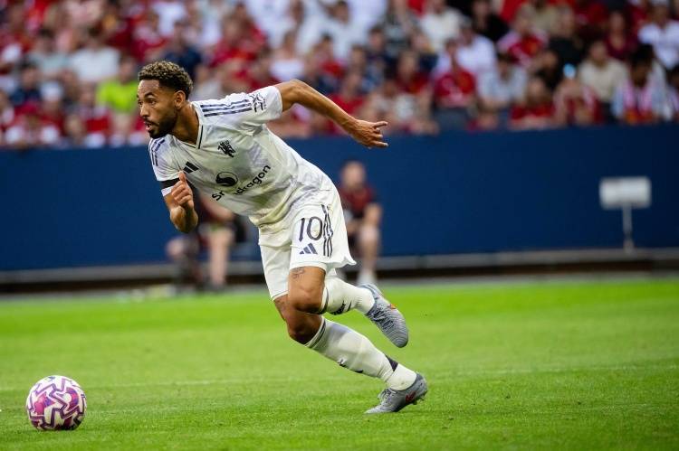 如何申请皇冠信用网_曼晚评分:库尼亚7分莱昂6分 卡塞米罗5分 马兹拉维&希顿8分