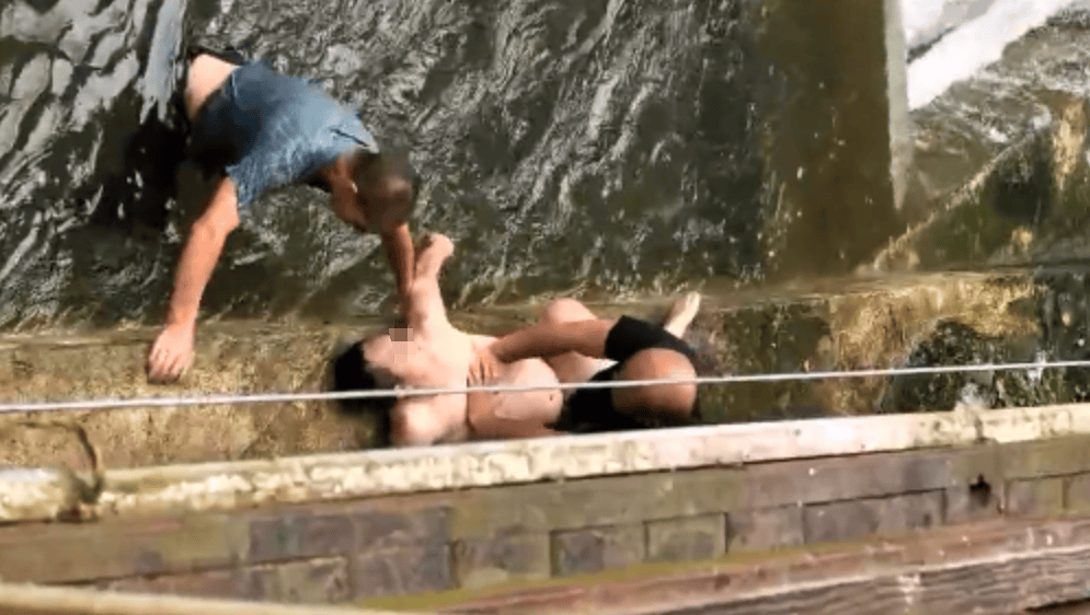 皇冠信用網足球代理_孩子被卷漩涡皇冠信用網足球代理,男游客施救托举时溺水 对话本人:已无碍,听到“叔叔救我”啥也没想就去了