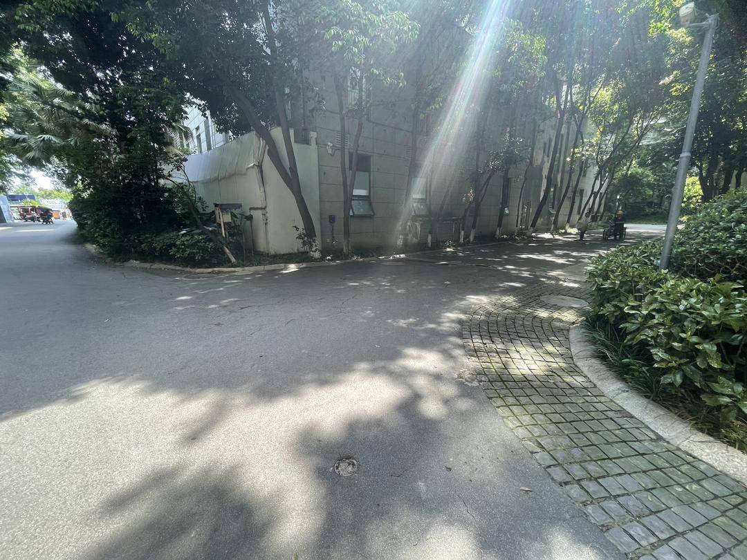 皇冠信用網开户_成都一小区内女童被私家车撞倒身亡:车辆拐弯时意外撞倒皇冠信用網开户,物业已对外来车辆管控