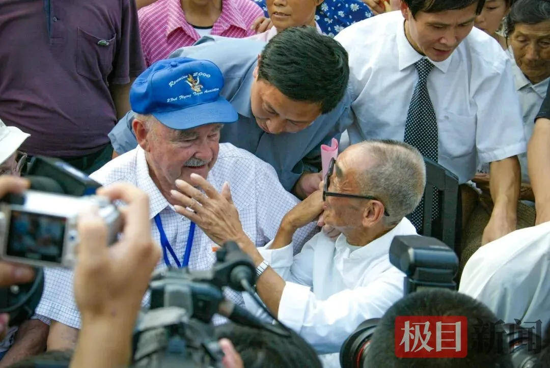 足球盘口代理_因为一架美国战机足球盘口代理,湖北这个村庄决定改名!