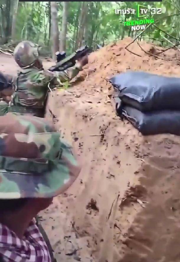 皇冠信用网会员注册_泰国狙击手开火皇冠信用网会员注册,中国85高机打出超越射击,柬埔寨战士光膀子打81