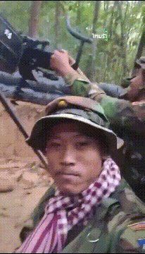 皇冠信用网会员注册_泰国狙击手开火皇冠信用网会员注册,中国85高机打出超越射击,柬埔寨战士光膀子打81