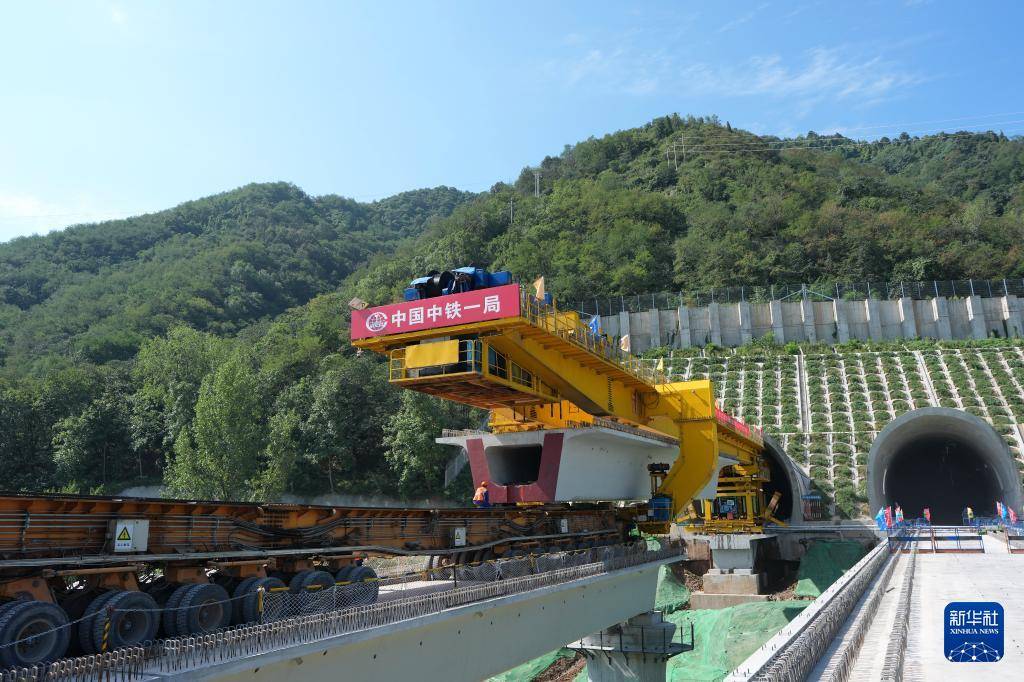 皇冠足球管理平台出租_西康高铁全线完成桥梁架设