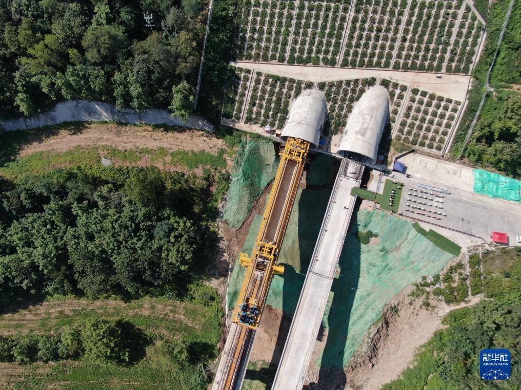 皇冠足球管理平台出租_西康高铁全线完成桥梁架设