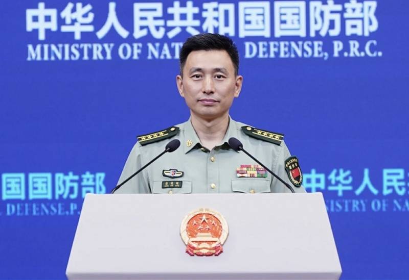 皇冠信用网登3代理注册_国防部答南都:解放军和武警部队官兵正奋战在防汛救灾一线