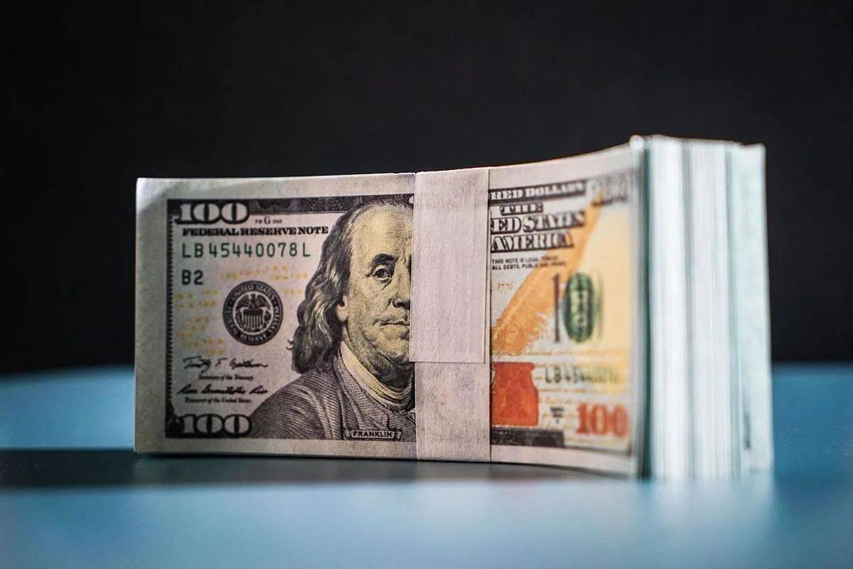 皇冠信用网账号注册_特朗普高兴坏了!美国公布全球关税后皇冠信用网账号注册,6个中国邻居对美投降,其中3国出卖中国利益,局势严峻