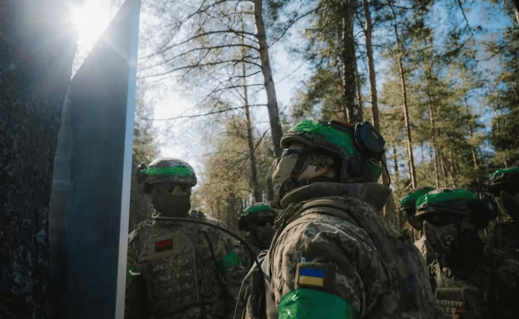 皇冠信用网代理_俄军尖兵攻入红军城市中心皇冠信用网代理,40%街区展开巷战,数万乌军和西方军人被困