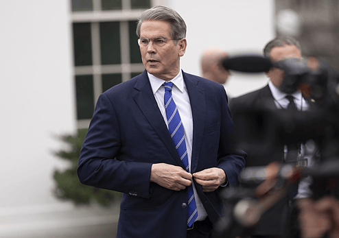 皇冠信用盘最高占成_特朗普变招皇冠信用盘最高占成,白宫:8月12日后或恢复24%对华关税?美财长对华打明牌,中方已经划出“红线”