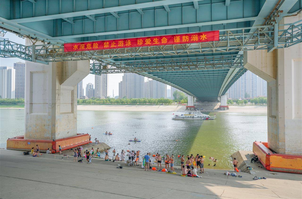 如何代理皇冠信用网_武汉多部门联合行动并提醒市民:远离两江通航水域如何代理皇冠信用网,莫让消暑变险情