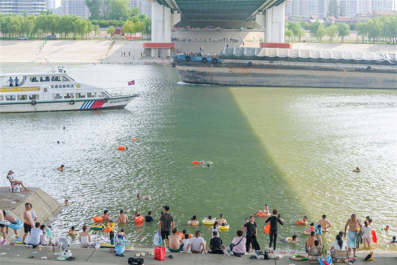 如何代理皇冠信用网_武汉多部门联合行动并提醒市民:远离两江通航水域如何代理皇冠信用网,莫让消暑变险情