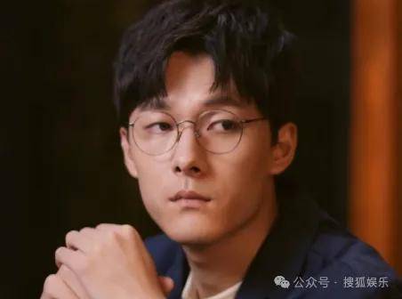 皇冠代理联系方式_离婚三年又被拍到亲密逛超市皇冠代理联系方式,他俩这是纯带娃还是真复合了?