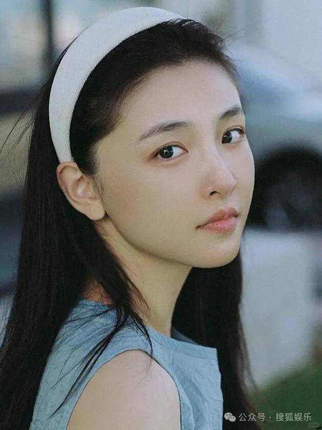 皇冠代理联系方式_离婚三年又被拍到亲密逛超市皇冠代理联系方式,他俩这是纯带娃还是真复合了?