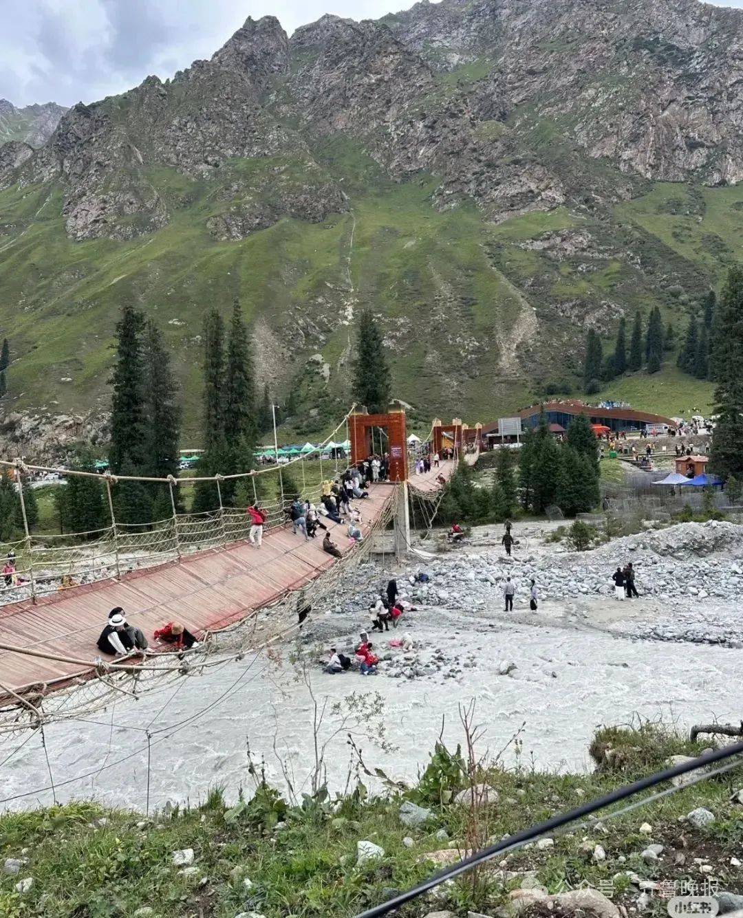 皇冠信用网代理如何注册_5人遇难24人受伤!新疆伊犁一景区吊桥桥索断裂皇冠信用网代理如何注册,亲历者称“现在手还在不断颤抖”