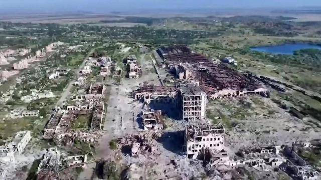 皇冠信用网在线申请_血战500天后皇冠信用网在线申请,乌东重镇升起俄罗斯国旗:北约32国只剩一个选择