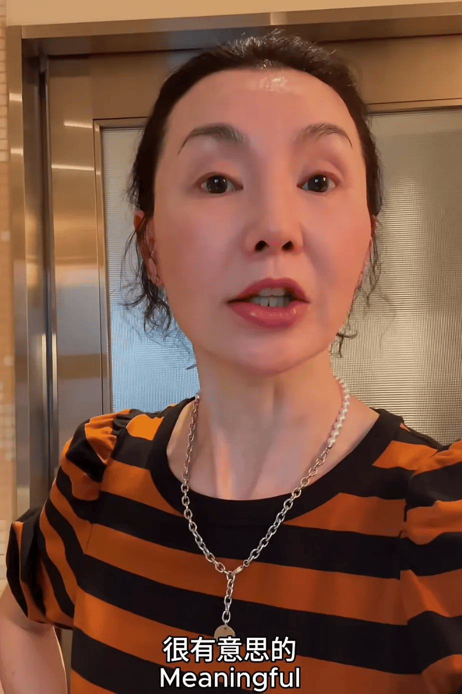 皇冠信用網怎么弄_60岁张曼玉突然罕见露面皇冠信用網怎么弄，疯狂自曝！网友：她眼里还有光