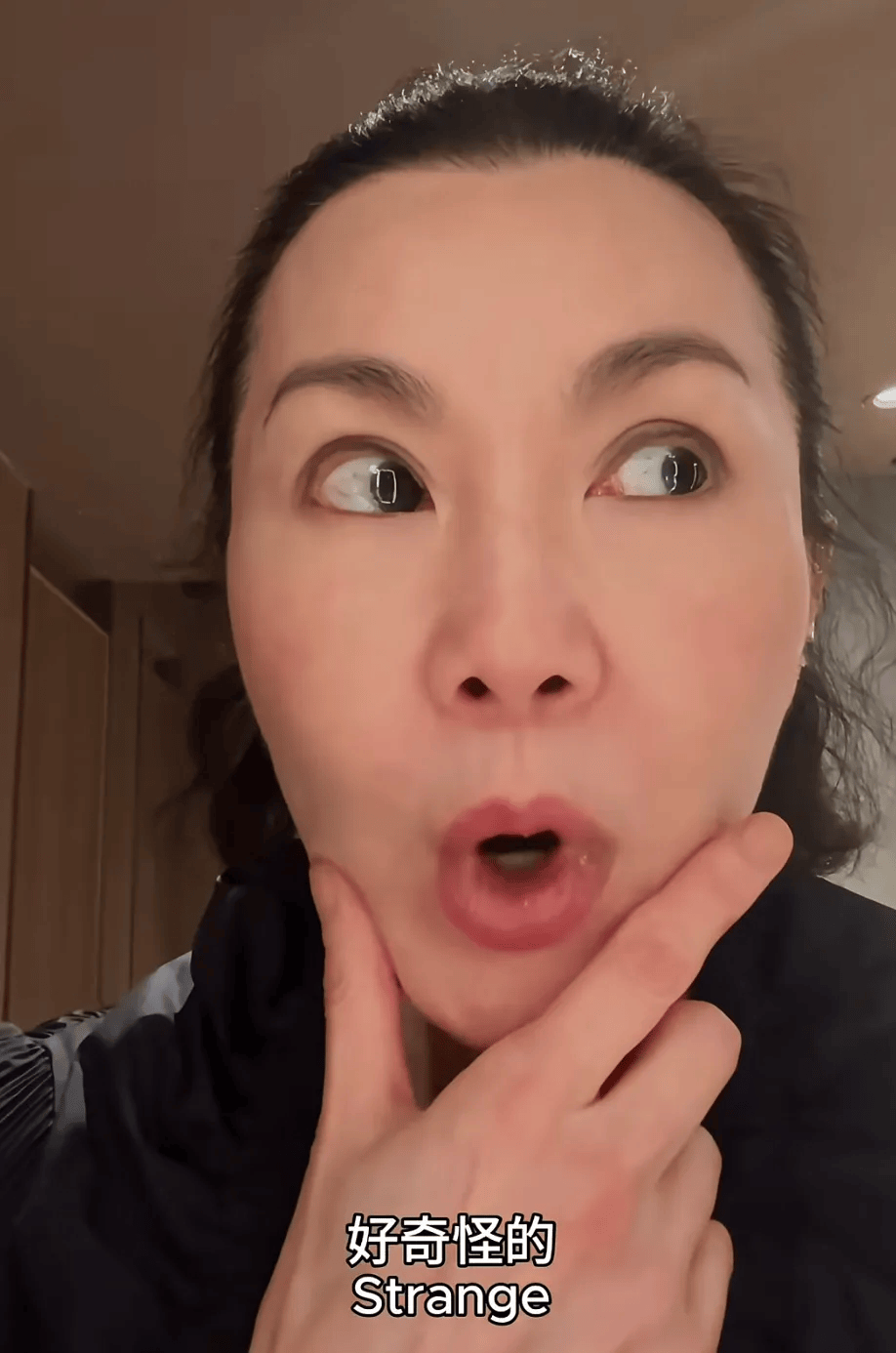 皇冠信用網怎么弄_60岁张曼玉突然罕见露面皇冠信用網怎么弄，疯狂自曝！网友：她眼里还有光