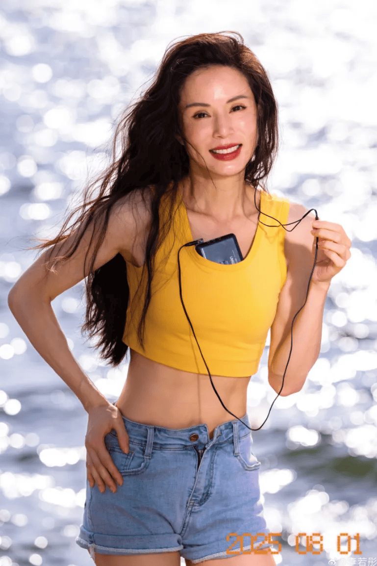 皇冠信用網怎么弄_60岁张曼玉突然罕见露面皇冠信用網怎么弄，疯狂自曝！网友：她眼里还有光