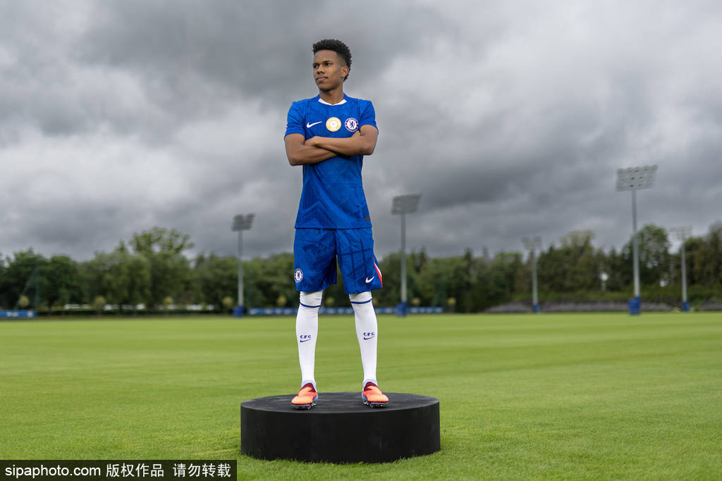 皇冠信用網APP下载_切尔西2-0勒沃库森:18岁新星埃斯特旺闪耀蓝军皇冠信用網APP下载,佩德罗锁定胜局