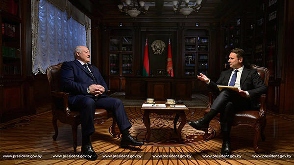 皇冠信用網如何开户_卢卡申科披露:乌军突袭俄罗斯库尔斯克州后皇冠信用網如何开户,CIA局长找过我