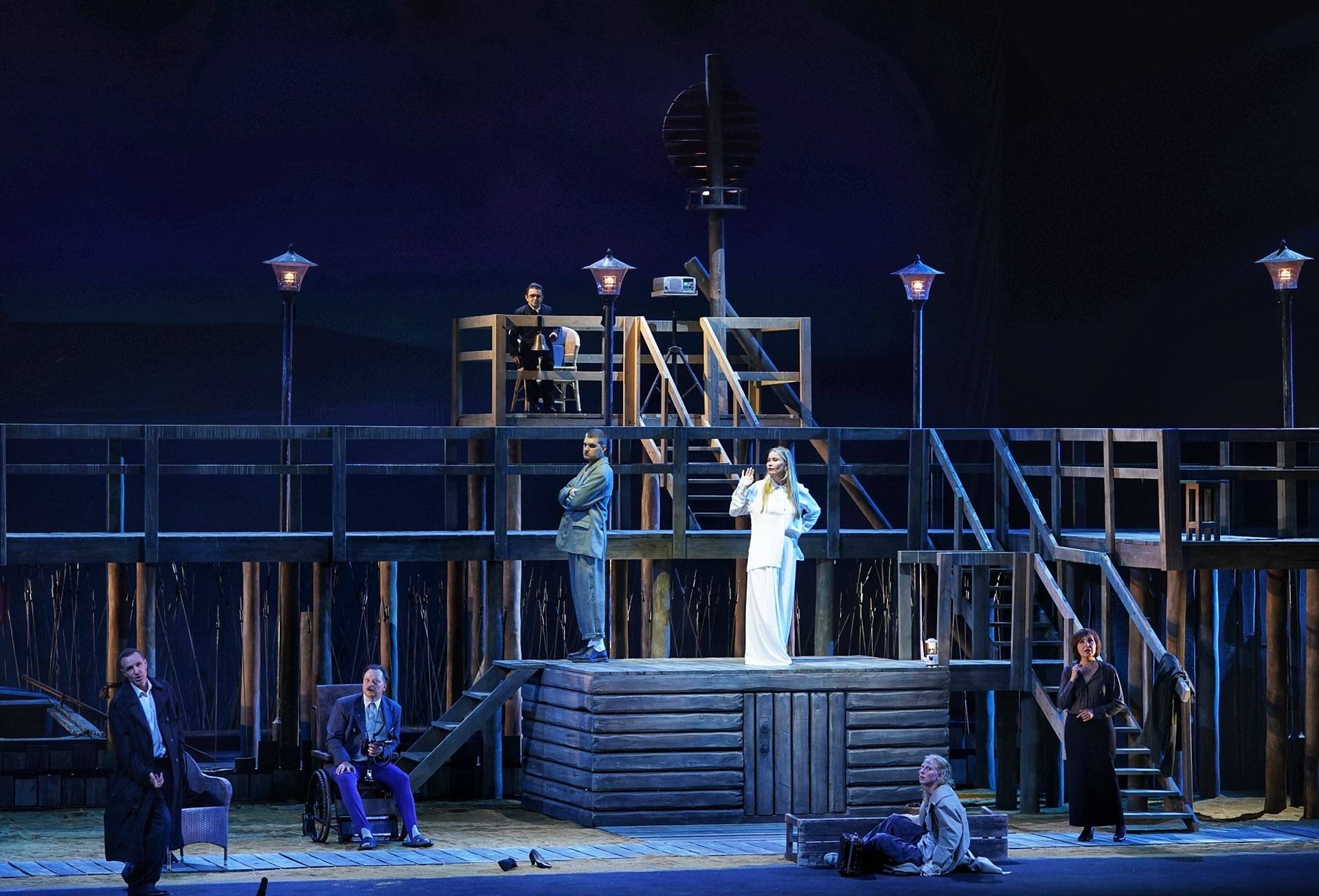 智利甲组联赛_莫斯科艺术剧院艺术总监康斯坦丁·哈宾斯基:让契诃夫的“海鸥”跨越百年展翅飞翔