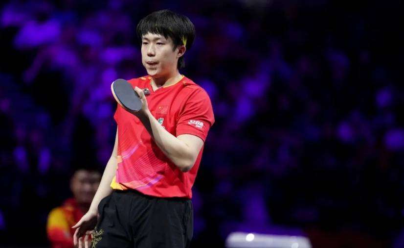 皇冠信用网会员_张本智和夺冠皇冠信用网会员,4比2胜王楚钦,赛后脱衣庆祝与王皓握手;此前称王皓握手“太敷衍”