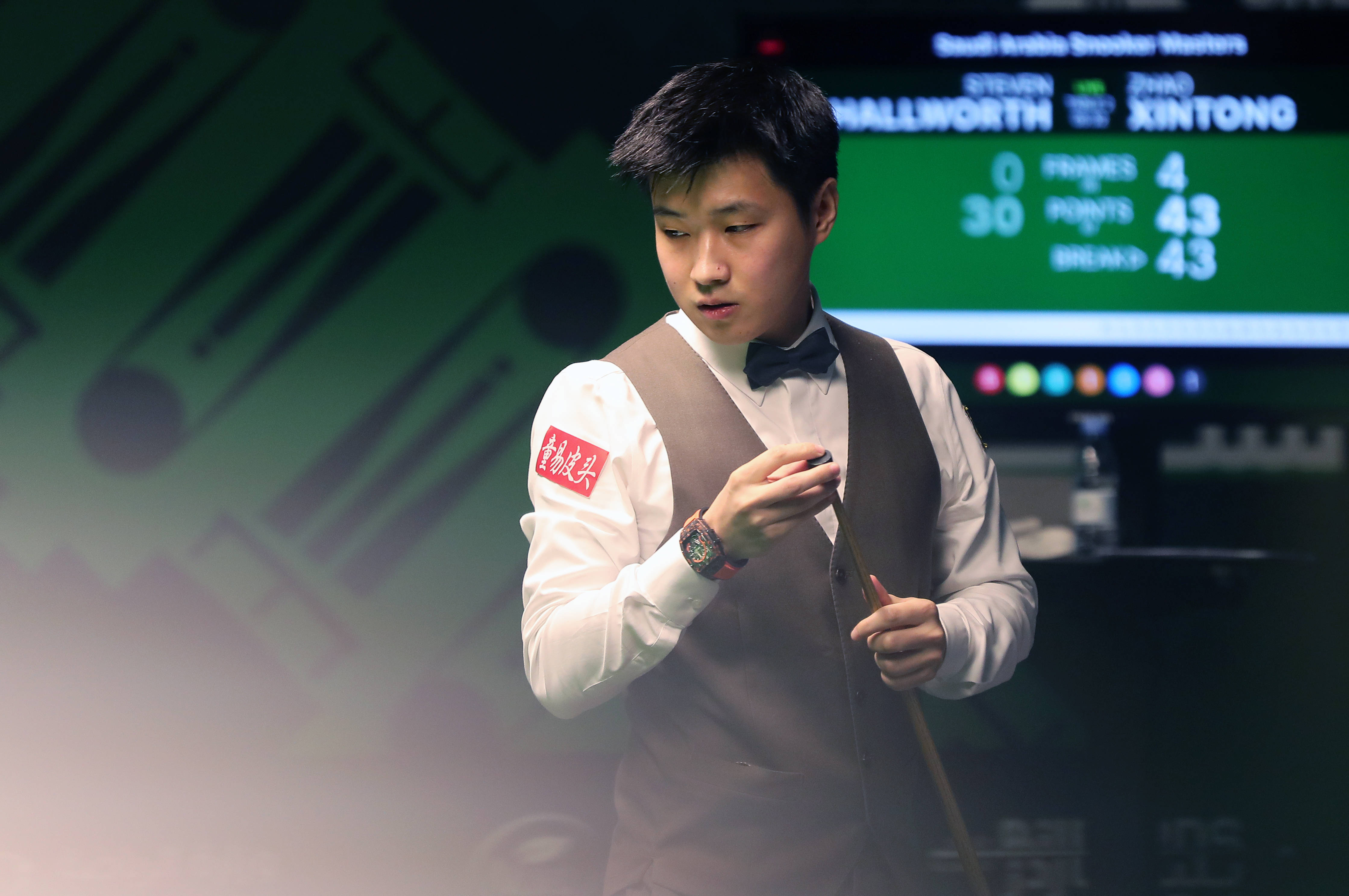 皇冠信用最新地址_（体育）斯诺克——沙特大师赛：赵心童晋级16强