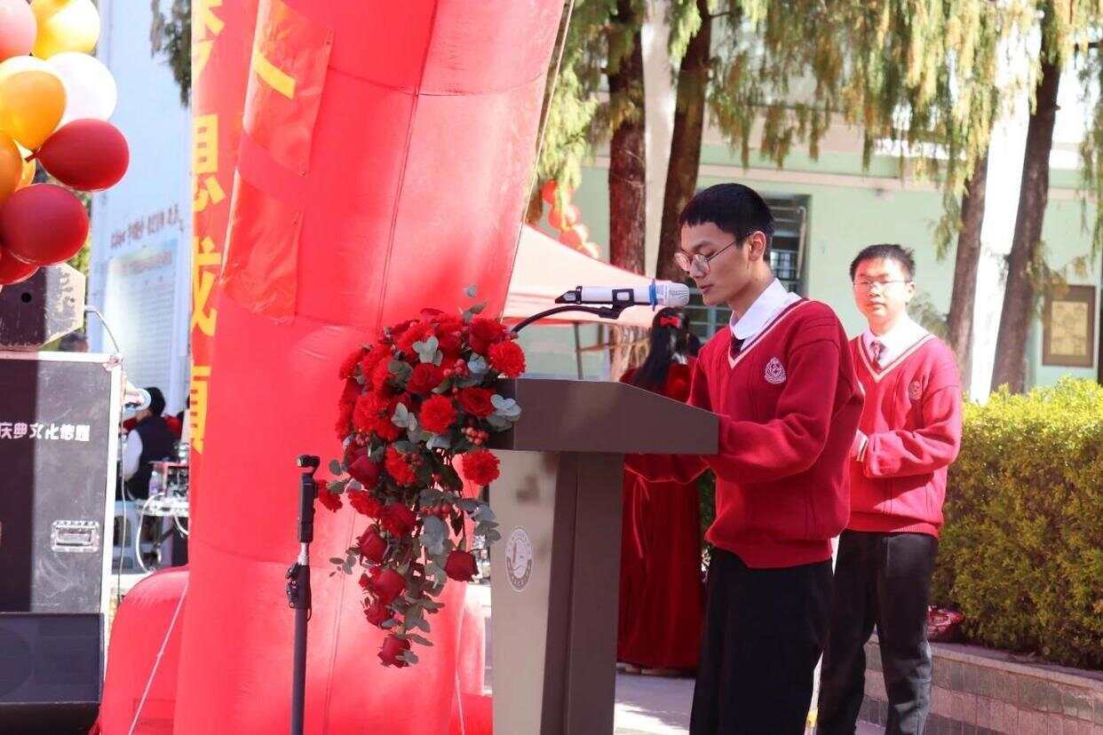 芬兰超级联赛_录取书送达时凉山“拄拐少年”已离世 老师同学纷纷悼念