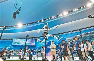 特温特vsPSV埃因霍温
_全球首个人形机器人运动会精彩瞬间(新时代画卷)