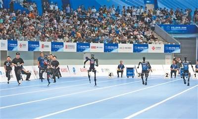 特温特vsPSV埃因霍温
_全球首个人形机器人运动会精彩瞬间(新时代画卷)