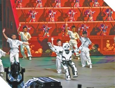 特温特vsPSV埃因霍温
_全球首个人形机器人运动会精彩瞬间(新时代画卷)