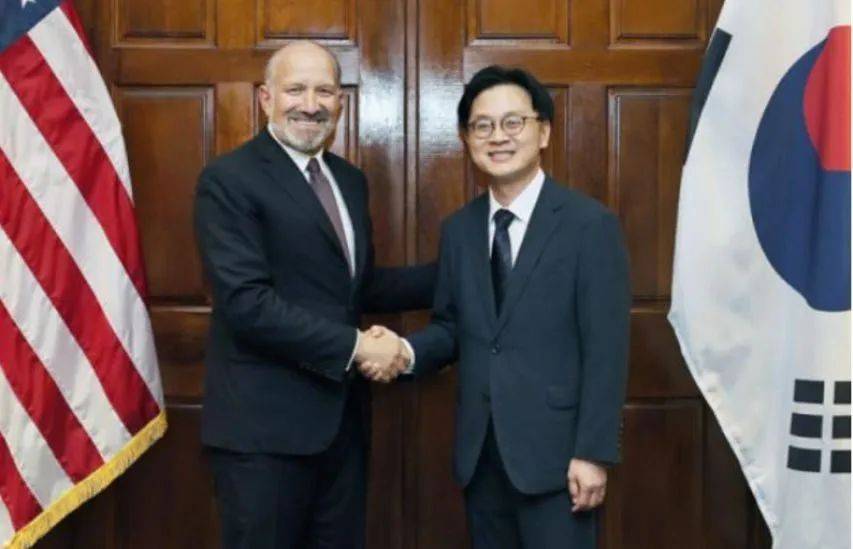 皇冠信用平台出租出售
_选中国还是选美国?拒绝中方九三阅兵邀请后皇冠信用平台出租出售
,李在明转头将连访两国,野心暴露无疑!