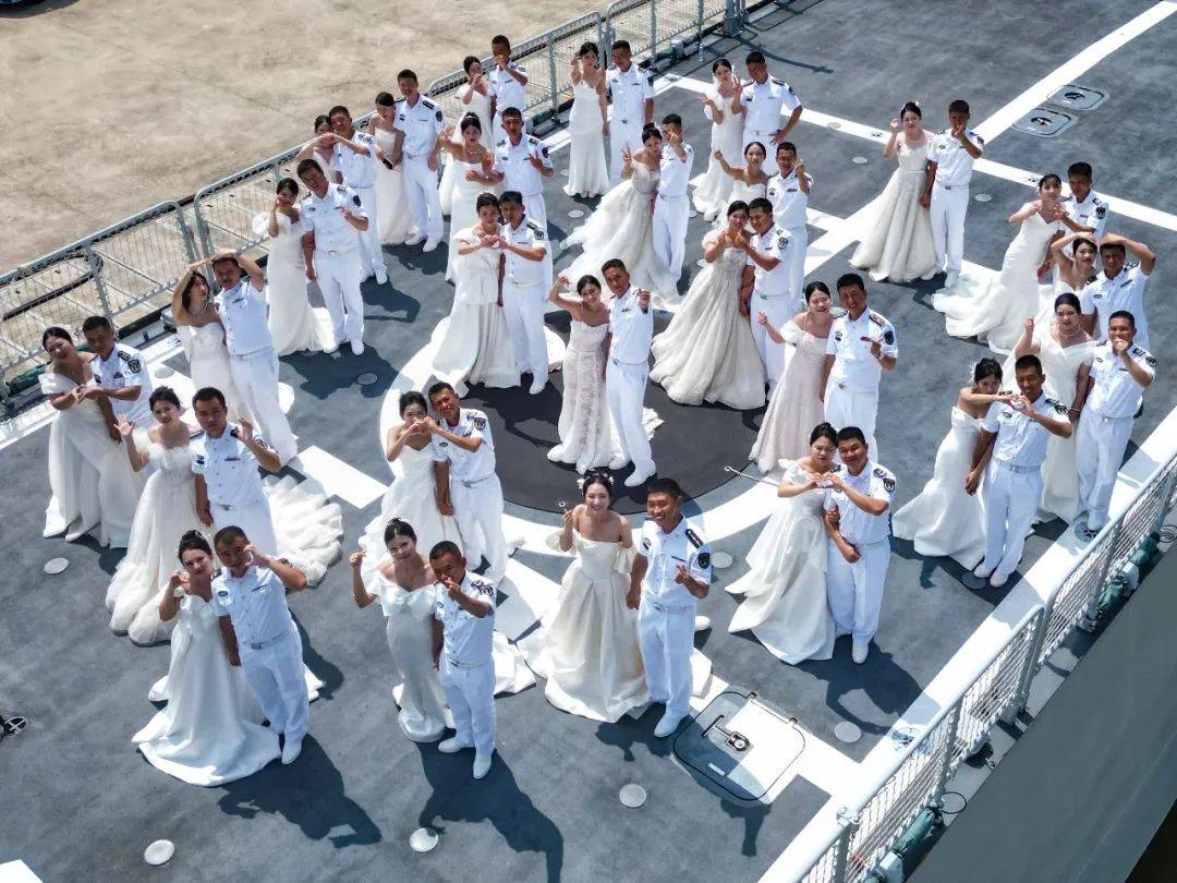 皇冠信用網正网
_恭喜皇冠信用網正网
,他们结婚了!