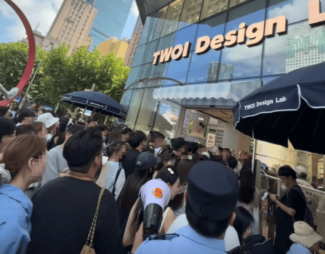 皇冠信用网登3代理_开业第一天就闭店!人多到崩溃皇冠信用网登3代理,排队超8小时,品牌道歉,补偿方案公布!