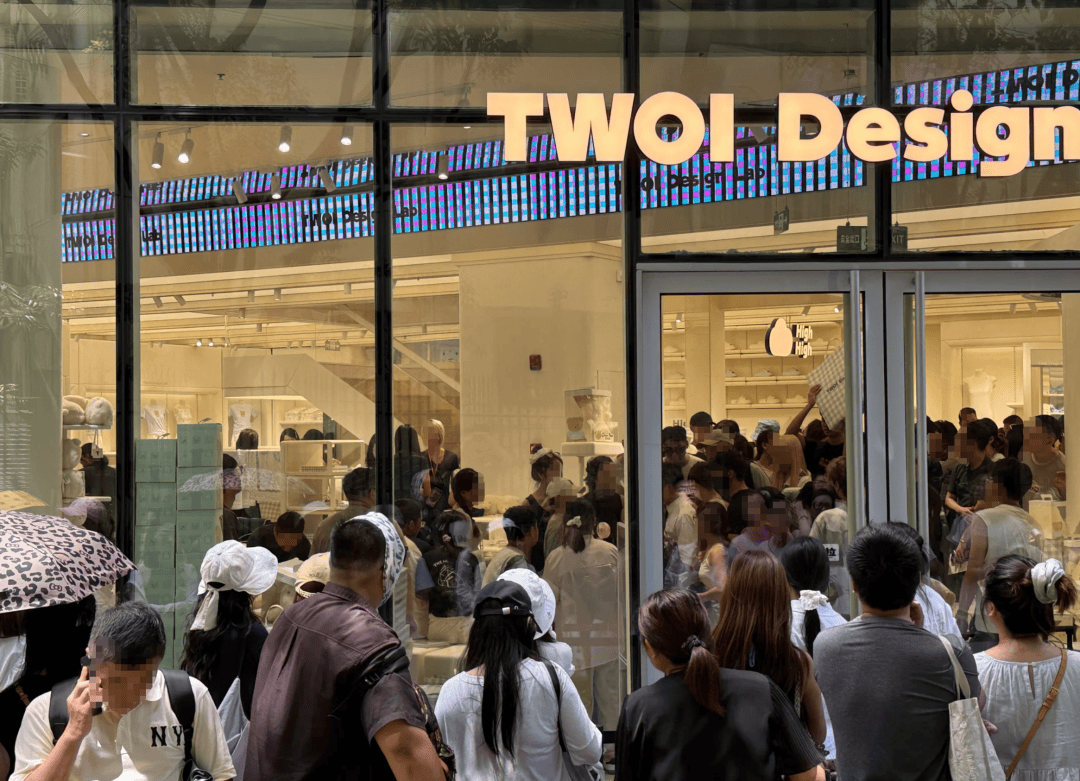 皇冠信用网登3代理_开业第一天就闭店!人多到崩溃皇冠信用网登3代理,排队超8小时,品牌道歉,补偿方案公布!