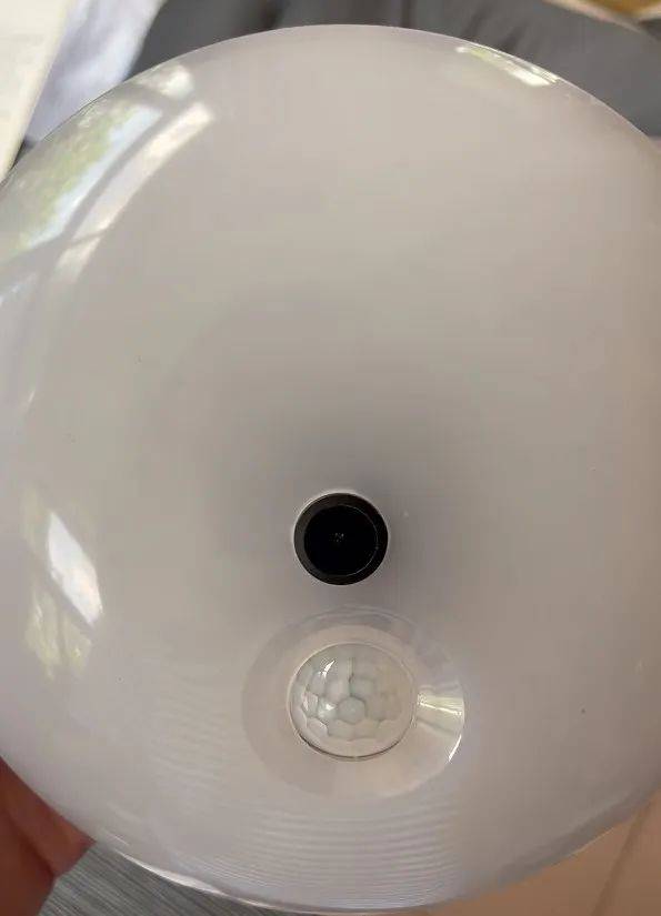 信用网怎么注册_女租客在停电后发现伪装成灯泡的隐蔽摄像头信用网怎么注册，房东希望退租，并愿退还剩余三个月的租金，警方立案调查