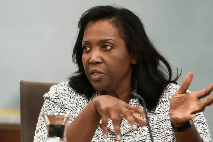 皇冠皇冠平台
_刘纪鹏:A股今年大概率可上4000点皇冠皇冠平台
,会有回调,但牛市趋势不会改变