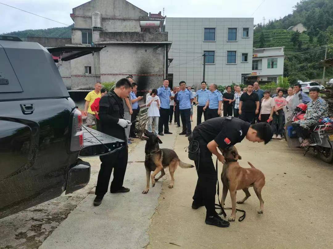 皇冠信用網登123出租
_湖南新韶突然失踪的2岁女孩平安找到皇冠信用網登123出租
,当地公安:在距离家1公里外的山林石缝中发现