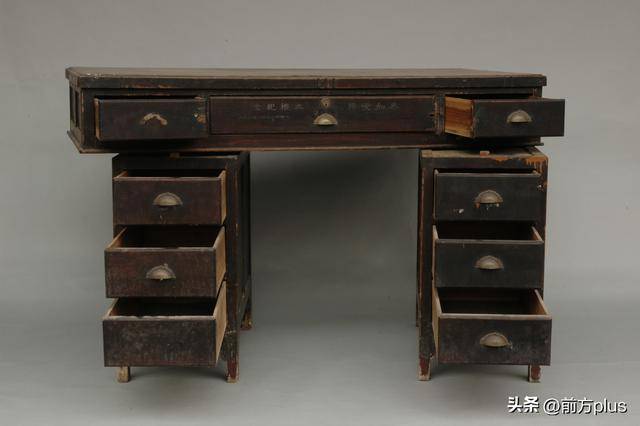 皇冠信用网怎么代理
_这张办公桌见证中国战区受降典礼